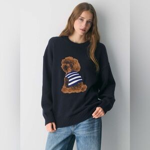 Aritzia Cozy navy sweater cute bear design. Perfect for casual outings Size M